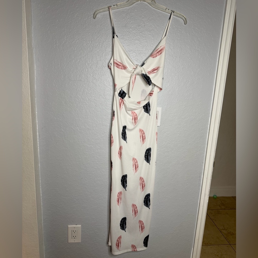 White Dress with Feather Patterns